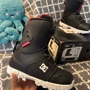 NIB DC SCOUT YOUTH BOA SNOWBOARD BOOTS(2023) SIZE3Y BLACK/RED
